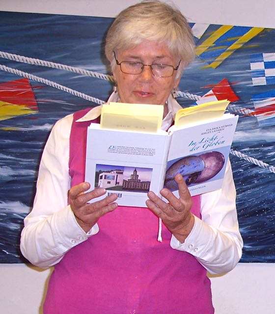 2009 04 "Wasser & Licht", Erika Hübner liest aus ihrem Buch 